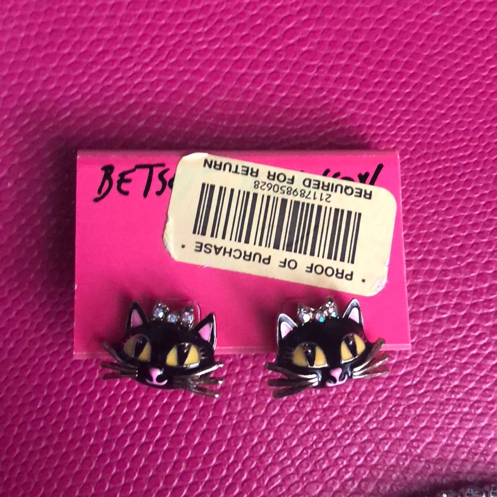 Betsy Johnson cat earrings